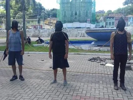 Em abril passado, artistas organizaram protestos pedindo agilidade da Secult na liberação dos recursos da nova lei