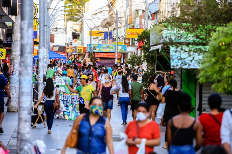 Lojas do Centro da capital alagoana estão ampliando o horário de funcionamento