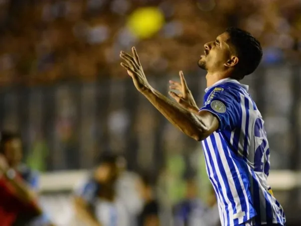 Daniel Amorim, atualmente no Avaí, é um dos alvos da direção do Galo para a sequência da Série B