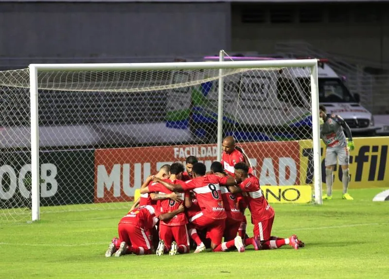Time regatiano enfrenta o Figueirense, em Florianópolis-SC, nesta quarta-feira (21)