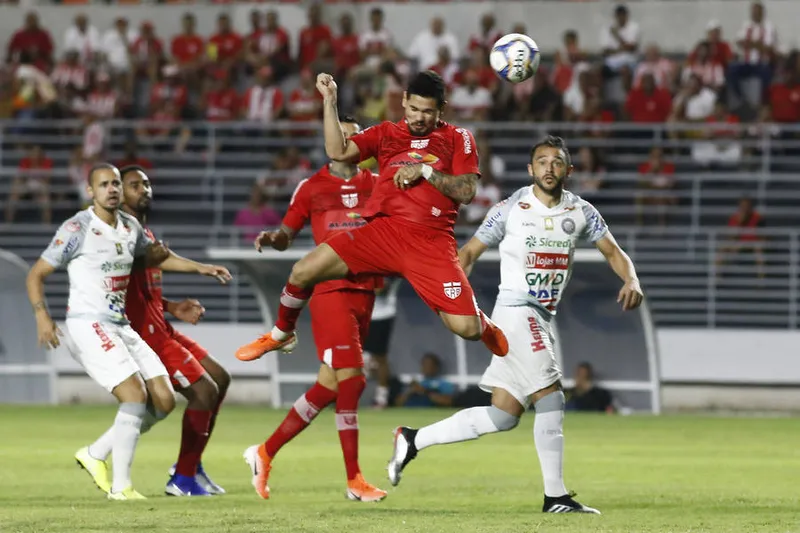 CRB e Operário se enfrentaram apenas durante a Série B de 2019; no Rei Pelé, deu empate por 0 a 0