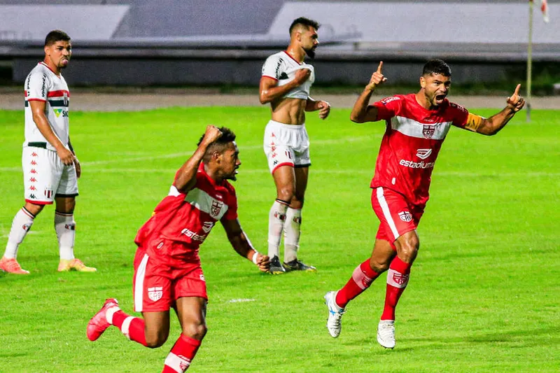 Maceió, 20 de dezembro de 2020 
Lance do jogo entre CRB X Botafogo-SP. Partida válida pela 30ª rodada do Campeonato Brasileiro da Série B de 2020, realizada no Estádio Rei Pelé. Alagoas - Brasil.
Foto: Ailton Cruz