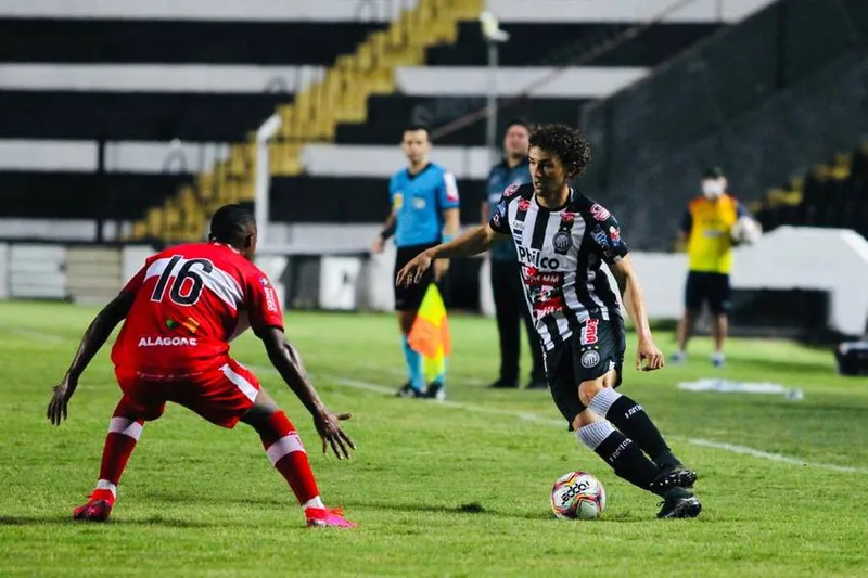 Galo ficou na frente do placar por duas vezes, mas viu o Fantasma virar e conquistar a vitória; Regatas permanece na 11ª colocação