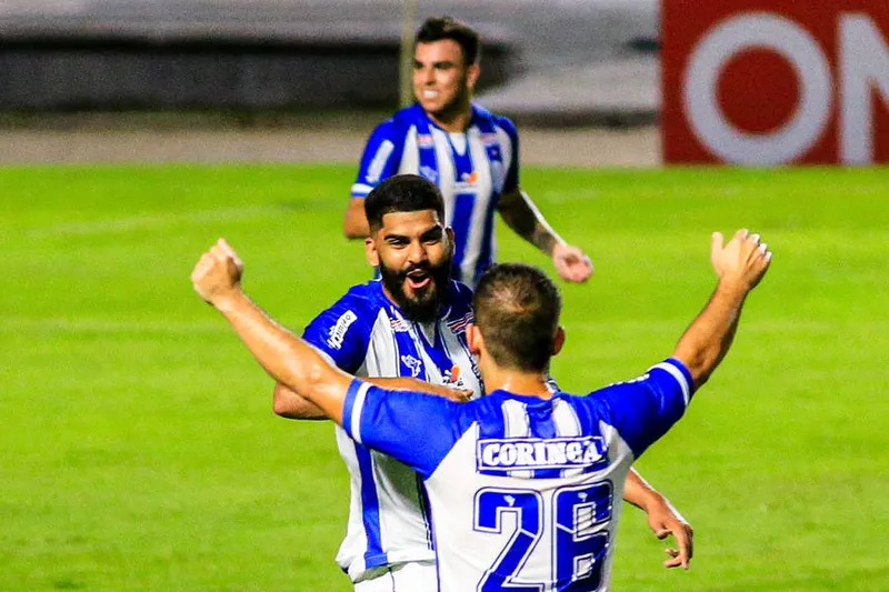 Maceió, 22 de dezembro de 2020
Lance do jogo entre CSA X Vitória. Partida válida pela 31ª rodada do Campeonato Brasileiro da Série B de 2020, realizada no Estádio Rei Pelé. Alagoas - Brasil.
Foto: Ailton Cruz