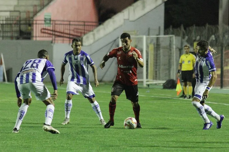 CSA empatou com Brasil-RS e perdeu a chance de se aproximar do G4 da Série B: 1 a 1