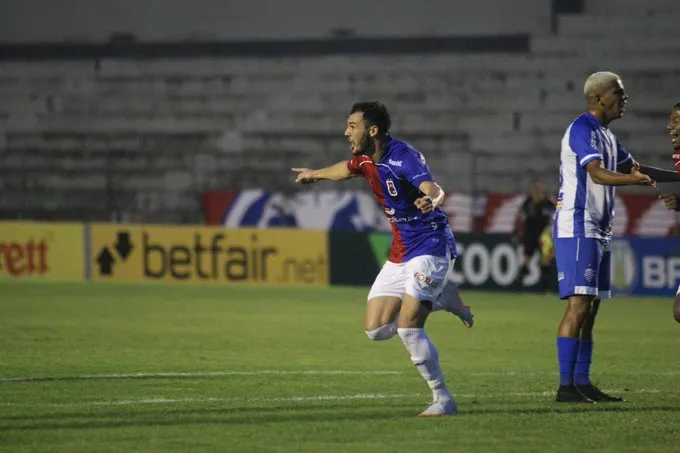 Azulão até teve mais posse de bola, mas viu o Tricolor da Vila ser mais eficiente