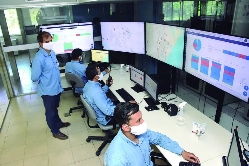 A equipe do CIA é composta por uma supervisão, uma coordenação, onze analistas e seis eletricistas, todos responsáveis pelo monitorando das duas unidades industriais