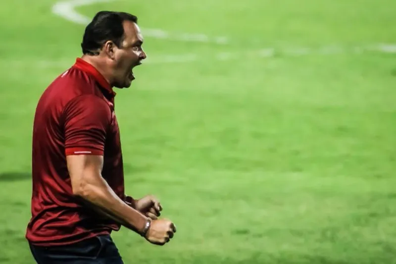 Primeiro jogo de Roberto Fernandes no comando técnico do CRB foi contra o Botafogo-SP
