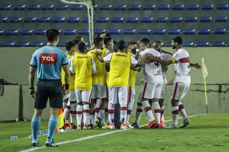 CRB venceu o lanterna Oeste, por 2 a 1, e agora é o 8º colocado, com 29 pontos