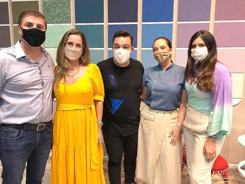 Lançando a neo textura de maçunim, o squad da Ibratin - PINO CARTISANO, GUIGA PERMAN, FELIPE LEMOS, BRUNA CART - com o apoio luxuoso da banqueteira FLÁVIA SOARES