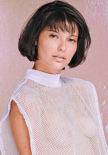 A atriz alagoana LUCELIA PONTES conquista mais um degrau na já estrelada carreira lançando no sábado, no Neap Fest’20, Alice, um filme com sua digital - do texto à direção