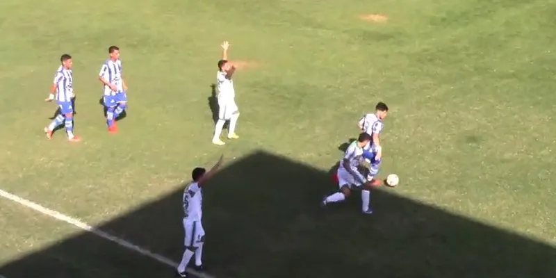No duelo de alagoanos, Coruripe recebeu o Jaciobá e conquistou a vitória por 3 a 1, no Gerson Amaral