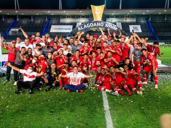 Na final do Alagoano, o CRB venceu o CSA por 1 a 0 e faturou a taça do estadual