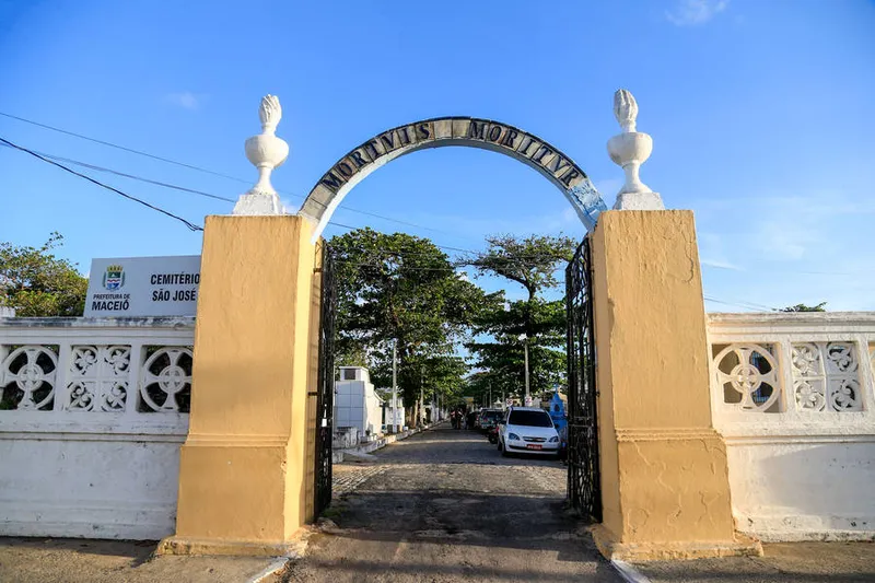 Maceió, 19 de outubro de 2020 
Cemitério São José, localizado na Avenida Siqueira Campos, 1500 - Trapiche da Barra, Maceió. Alagoas - Brasil.
Foto: ©Ailton Cruz