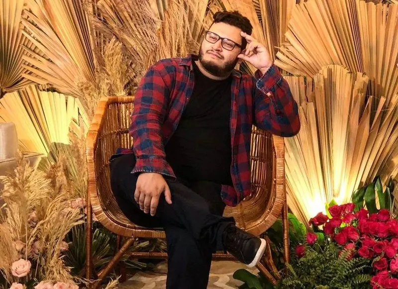 Imagem ilustrativa da imagem EX-BBB TESTA POSITIVO PARA COVID APÓS LIVE COM INFLUENCERS EM AL