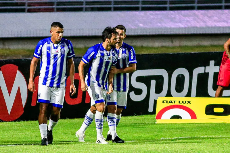 Maceió, 20 de outubro de 2020
Lance do jogo entre CSA x Botafogo-SP. Partida válida pela 17ª rodada do Campeonato Brasileiro da Série B de 2020, realizada no Estádio Rei Pelé. Alagoas - Brasil.
Foto: Ailton Cruz
