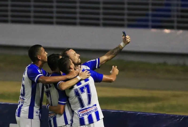 Quarto colocado da Série B, com 52 pontos, Azulão faz as contas para subir para a elite do futebol nacional