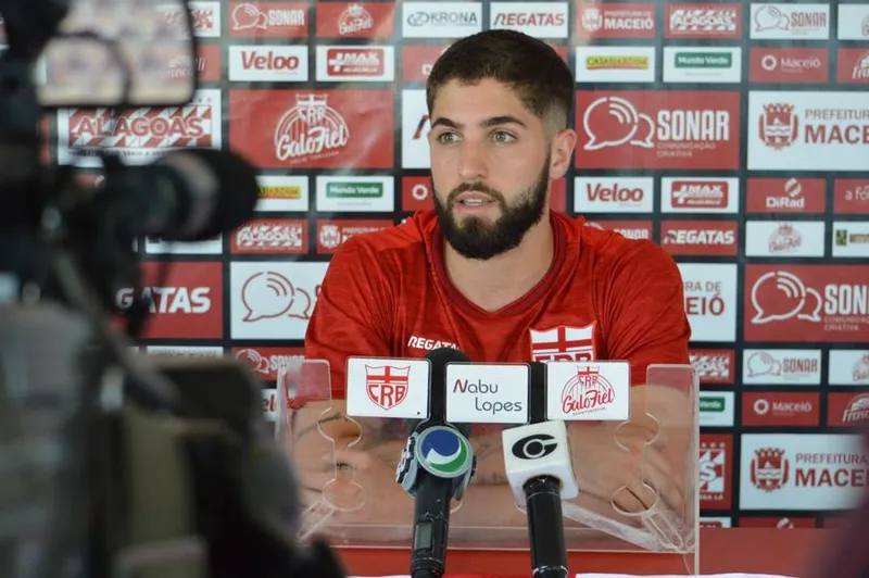 Carlos Jatobá foi expulso no jogo do CRB contra Oeste; além dele, Ramon Tanque deixou o campo mais cedo