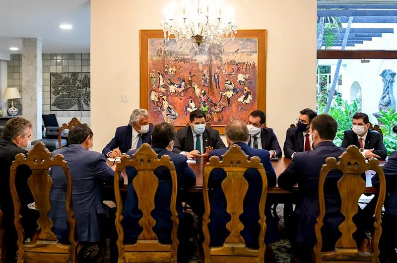 Imagem ilustrativa da imagem GOVERNADORES QUEREM VACINAÇÃO NACIONAL