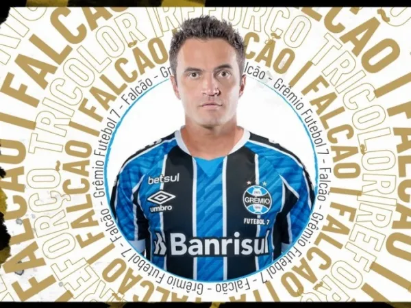 Falcão desembarca nesta sexta (30) em Porto Alegre e tem estreia marcada para sábado (31)