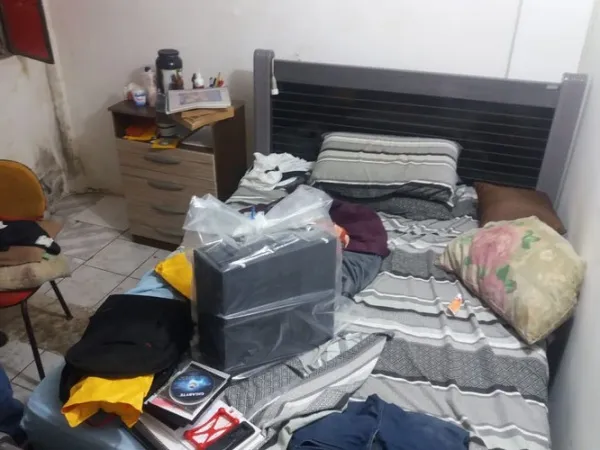 Imagem ilustrativa da imagem IDOSO É PRESO COM IMAGENS DE PORNOGRAFIA INFANTIL