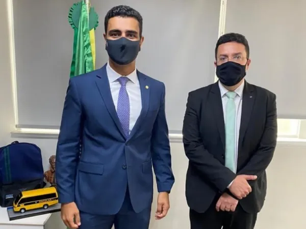 JHC se reúne com presidente do FNDE e discute sobre volta às aulas em Maceió