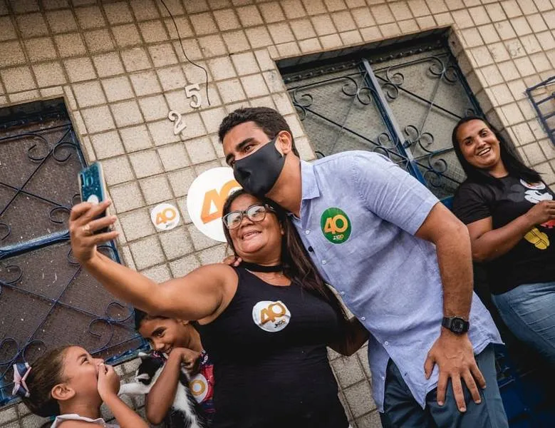 JHC e família foram alvos de ofensas em uma reportagem publicada na imprensa