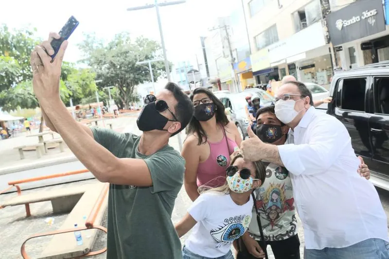 Luciano Barbosa cita em seu plano de governo a promoção de acesso gratuito à internet nas praças e parques