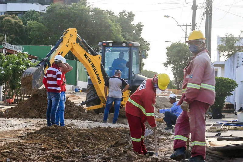 Maceió, 17 de novembro 2020
Obra de saneamento na Gruta e Pitanguinha prejudica trânsito e vida de moradores
Foto:@Ailton Cruz
