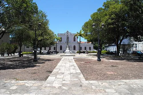 Praça Dois Leões, em Jaraguá, vem registrando casos de violência e depredação do patrimônio