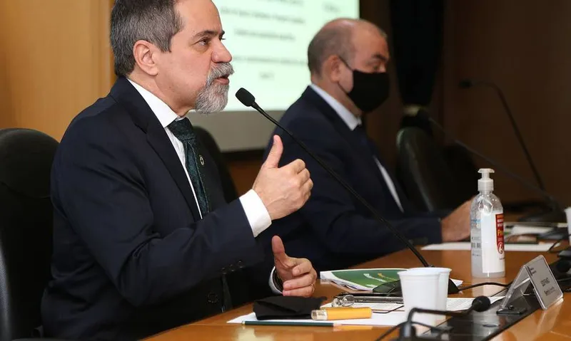 Imagem ilustrativa da imagem MS: PRIORIDADE SERÁ VACINA EM FASE MAIS AVANÇADA
