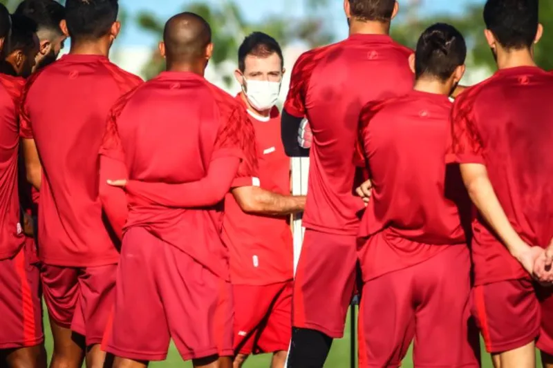 Jogo contra Oeste marcará a estreia de Ramon Menezes no comando técnico do Galo