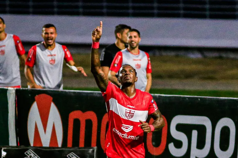 Maceió, 19 de janeiro de 2021 
Lance do jogo entre CRB X Figueirense. Partida válida pela 36ª rodada do Campeonato Brasileiro da Série B de 2020, realizada no Estádio Rei Pelé. Alagoas - Brasil.
Foto: Ailton Cruz