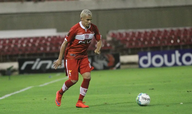 Nome de Olívio apareceu no BID da CBF e sua volta aos campos fica cada vez mais perto