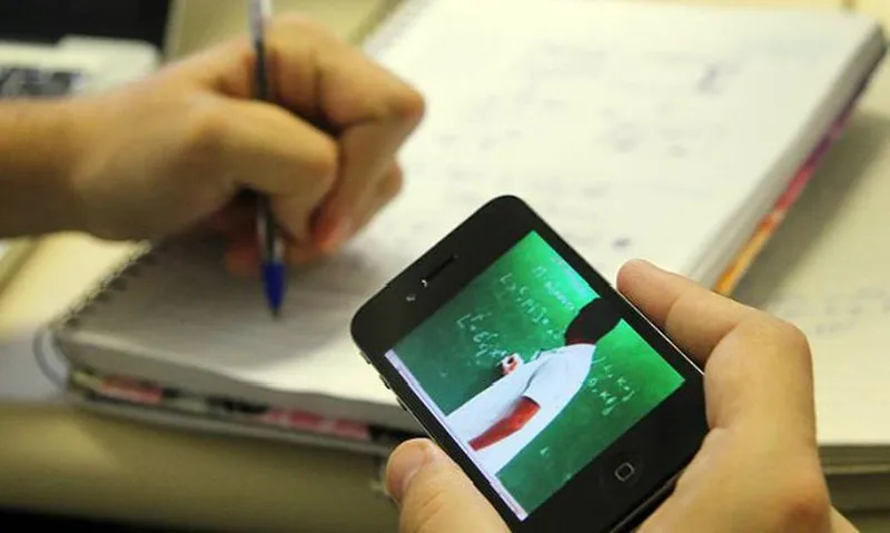 Imagem ilustrativa da imagem PANDEMIA: ESCOLAS APOSTAM EM EDUCAÇÃO HÍBRIDA EM 2021