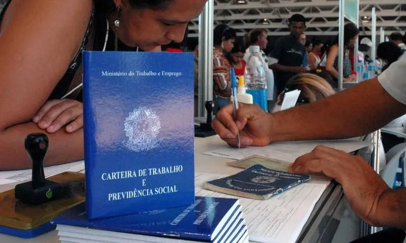 Os dados do governo federal mostram que o ano terminou com 2.127 pessoas com seguro-desemprego ativo