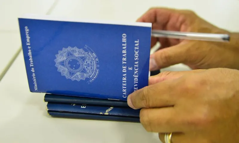 Pedidos de seguro-desemprego em AL também recuaram em relação ao mês anterior