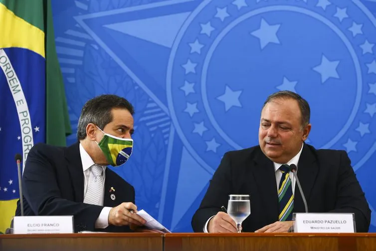 Imagem ilustrativa da imagem PLANO PREVÊ VACINAÇÃO DE 51 MILHÕES DE PESSOAS DOS GRUPOS PRIORITÁRIOS