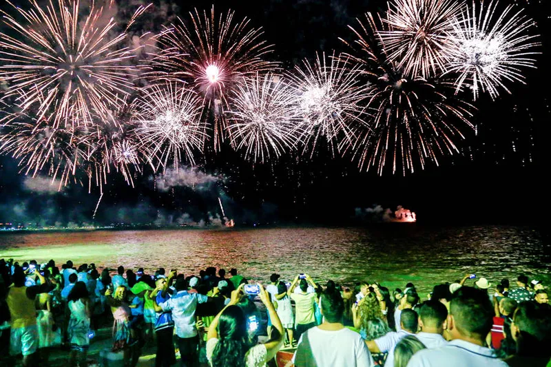 Maceió, 01 de janeiro de 2018
Réveillon 2018 em Maceió com 12 minutos de queima de fogos, na praia de Ponta Verde. Alagoas - Brasil.
Foto: ©Ailton Cruz