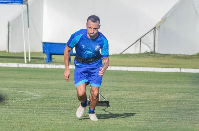 Paulo Sérgio sentiu a panturrilha esquerda e não enfrentou Guarani e Chapecoense