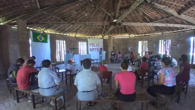 Instituição oferta atividades como Ensino Fundamental, curso de informática, música e atendimento psicológico