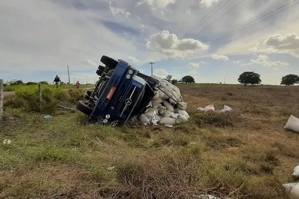 Imagem ilustrativa da imagem RODOVIAS ALAGOANAS REGISTRAM 13 ACIDENTES NO FERIADÃO DE NATAL