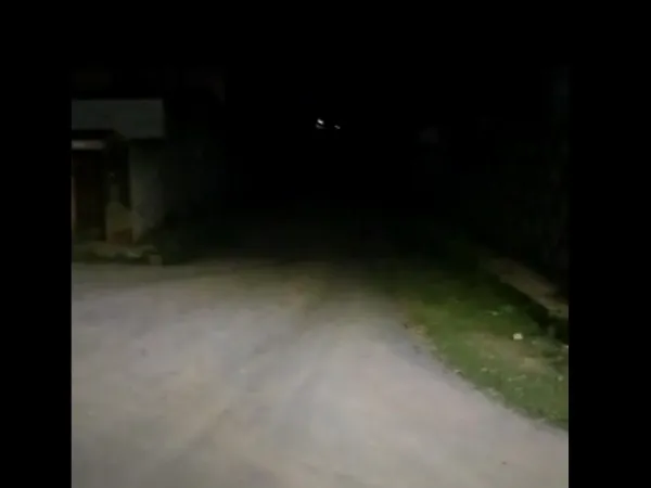 Imagem ilustrativa da imagem RUA DO BOM PARTO TEM LUZES FURTADAS