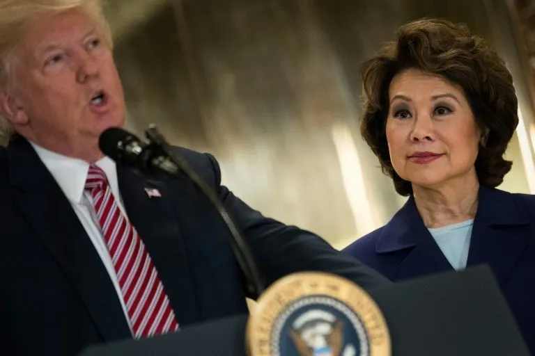 Secretária de Transportes, Elaine Chao, parte do alto escalão de Trump, renunciou