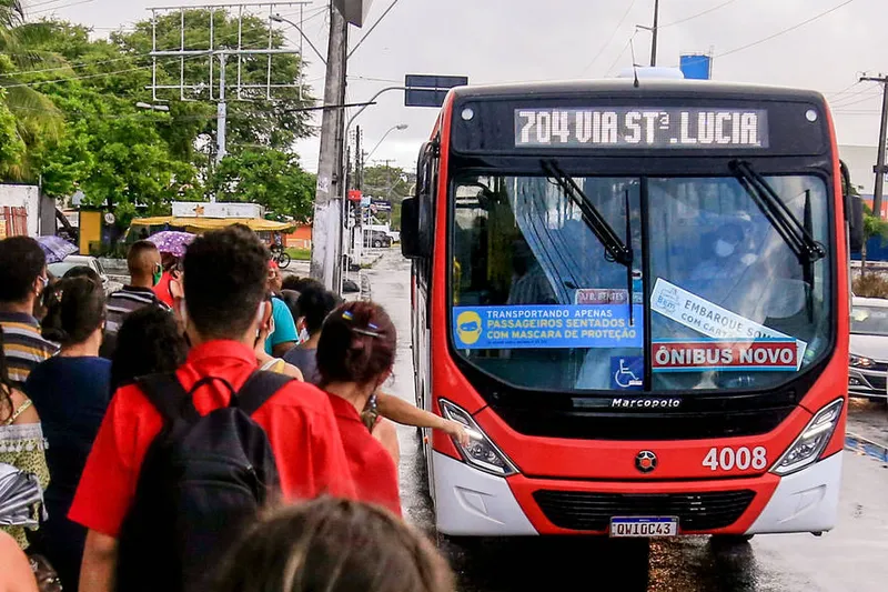 O volume de serviços no Estado só ficou à frente do desempenho do setor em Sergipe