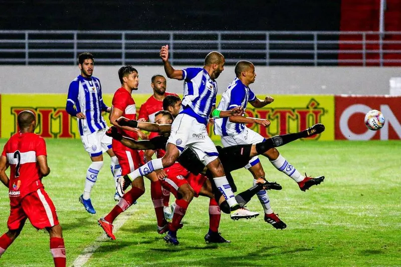 Além da rivalidade, briga pelo G-4 é o fator marcante do Clássico das Multidões desta terça-feira (1º)