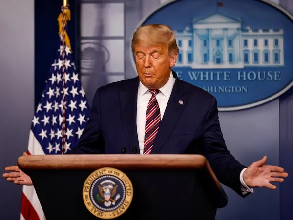 Imagem ilustrativa da imagem TRUMP FALA EM FRAUDE; BIDEN PEDE CALMA