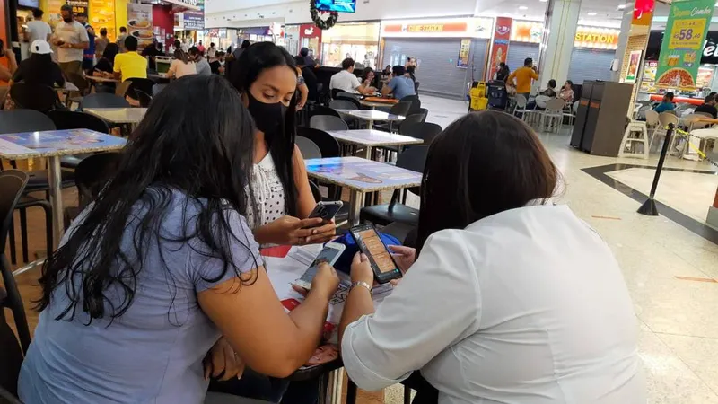 Imagem ilustrativa da imagem USO EXCESSIVO DO CELULAR É ASSOCIADO A DANOS FÍSICOS E PSICOLÓGICOS