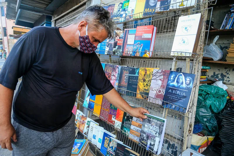 Maceió, 21 de outubro de 2020
Movimento nos alfarrábios (famosos sebos) localizado no paredão da Assembleia Legislativa , na Rua Dr. Pontes de Miranda no centro de Maceió. Alagoas - Brasil.
Foto: Ailton Cruz