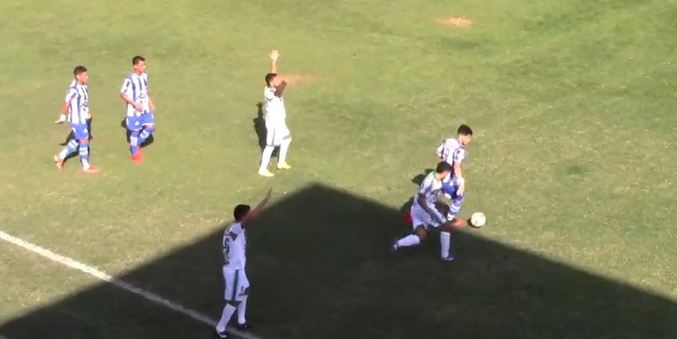 No duelo de alagoanos, Coruripe recebeu o Jaciobá e conquistou a vitória por 3 a 1, no Gerson Amaral